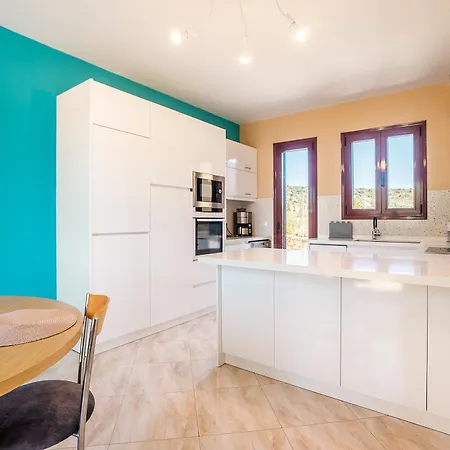 ヴィラ Sky Hills *