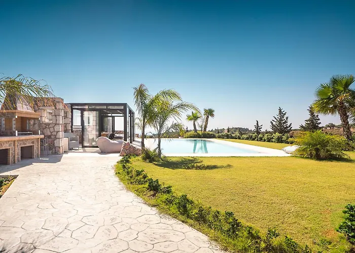 فيلة Sky Hills Rhodes City